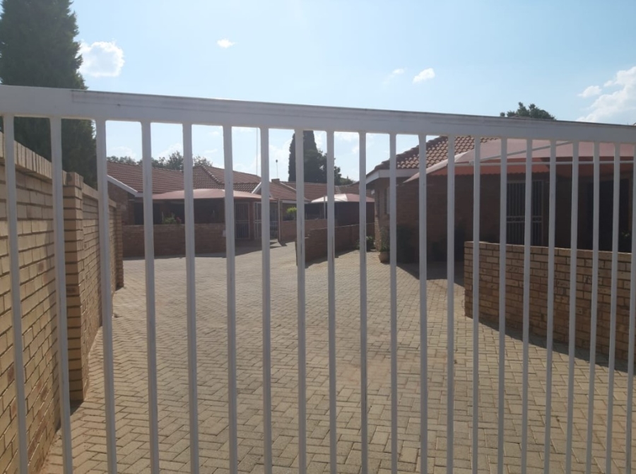 3 Bedroom Property for Sale in Miederpark North West